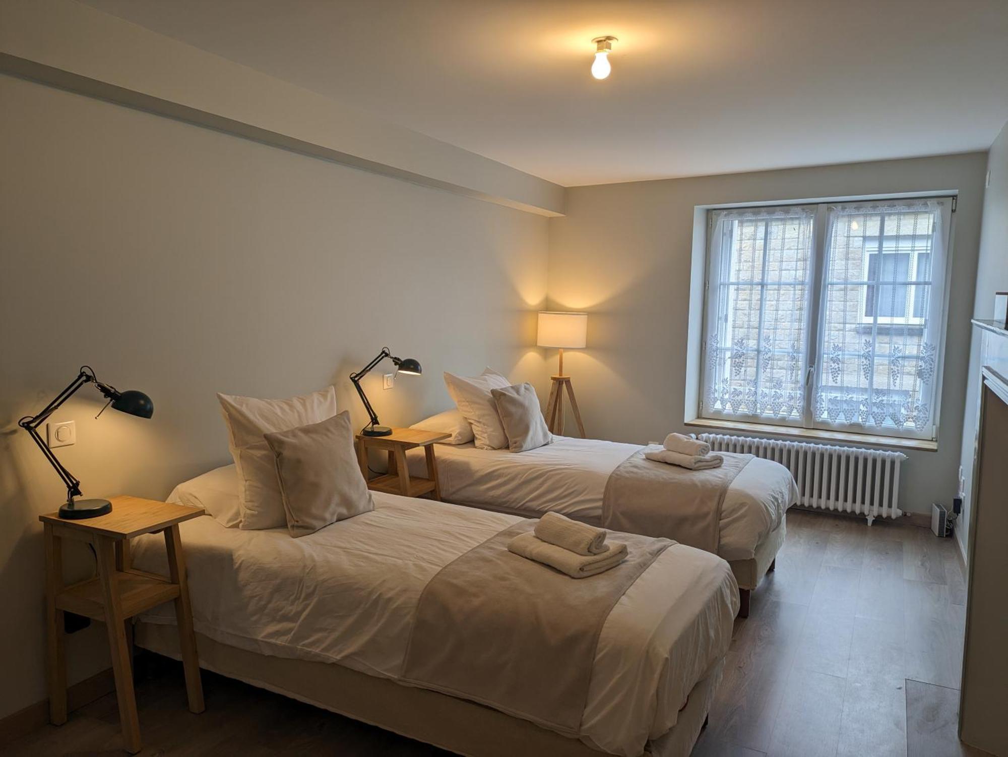 Maison De Ville Situee A 8 Kms Du Mont St Michel ปงตอร์ซง ภายนอก รูปภาพ